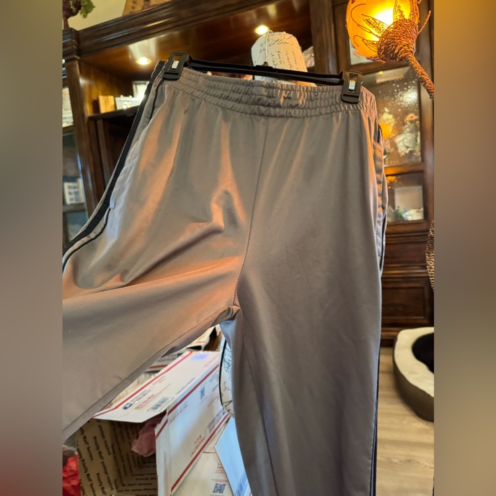 NBN gear size large like new with pockets